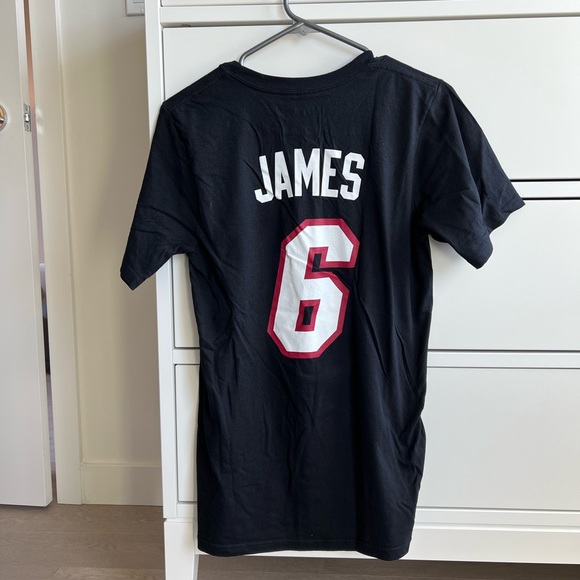 Adidas men’s Miami Heat Lebron James T-shirt in size Small - Picture 2 of 4